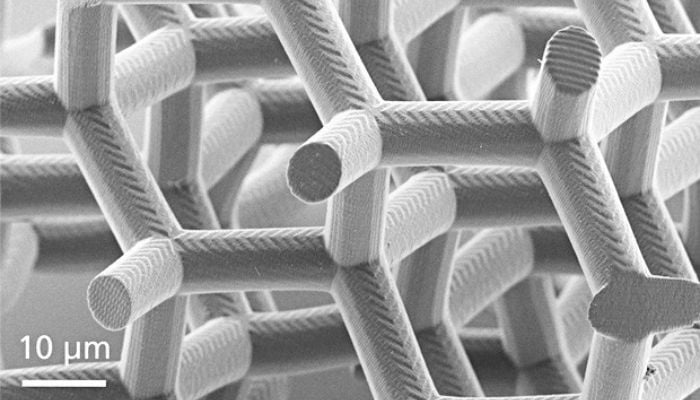 Mikrostruktur durch Zwei-Photonen-Polymerisation