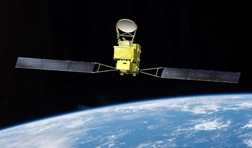 mitsubishi satellites in outer space