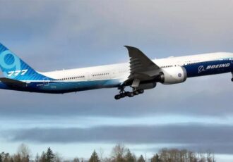 Boeing aeroplane in flight