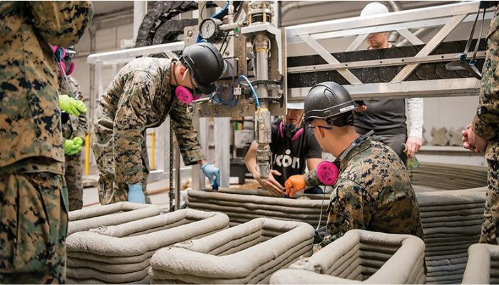 US soldiers perform 3D printing 
