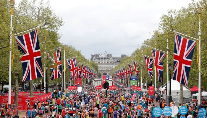Participants in the TCS London Marathon