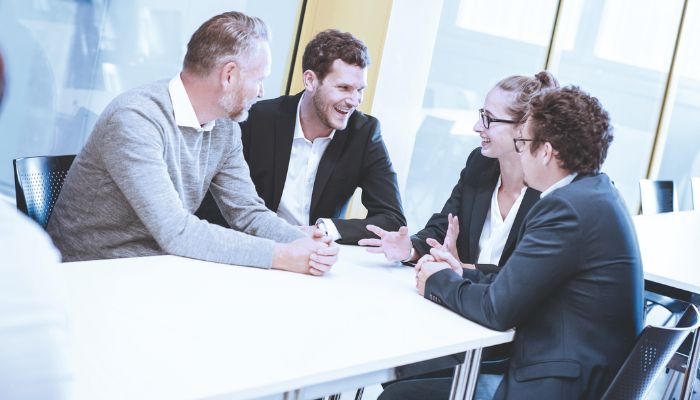 Group of Fraunhofer scientists in a discussion