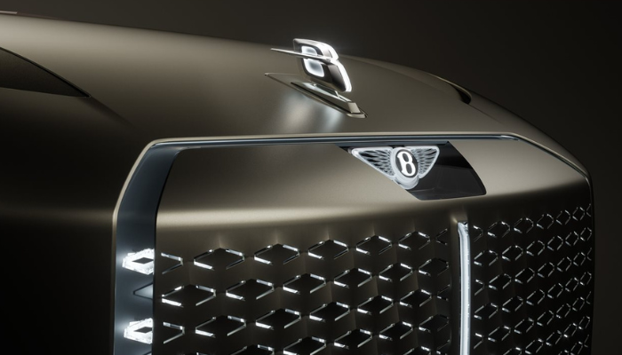 The EXP 15 incorporates a central light spine beneath the iconic Winged B emblem