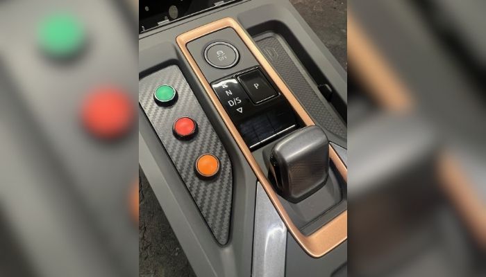 Another example where 3D printing was used within the gear stick panel to include the activation buttons for police sirens and lights. (Credit: West Midland Police)