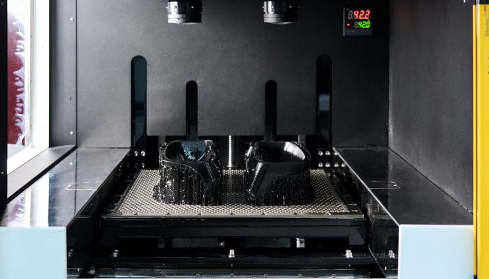Vat photopolymerization curing resin layer by layer