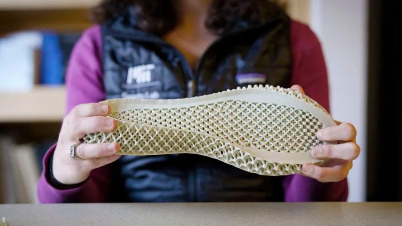 Este nuevo modelo permitirá mejorar aún más las zapatillas impresas en 3D -  3Dnatives