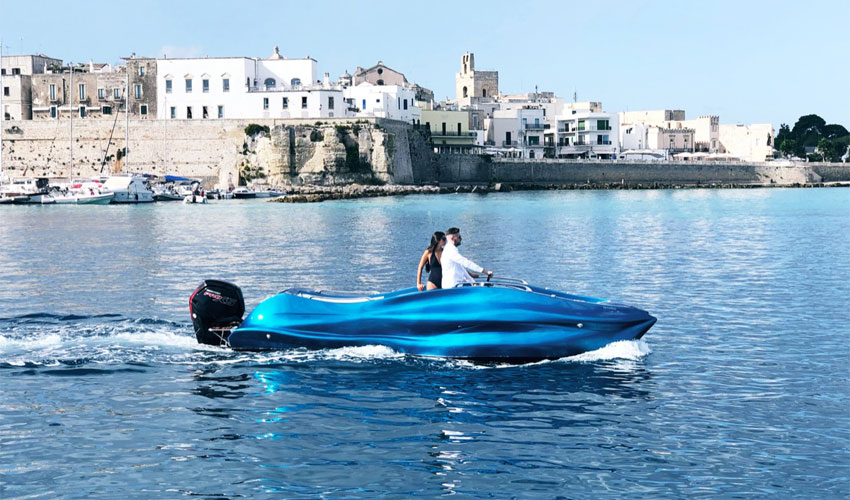 MAMBO, le bateau imprimé en 3D en fibres de verre, prend enfin le