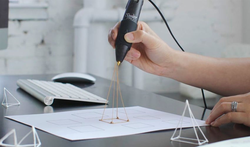 CRÉATIONS AVEC UN STYLO 3D