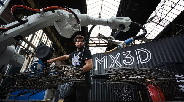 Le robot MX3D Metal permettra d'imprimer en 3D le pont