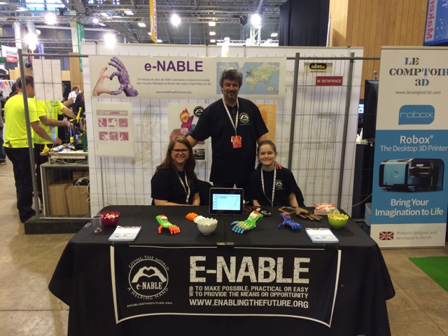 Thierry Quidamn (au centre) et son équipe lors de la Maker Faire Paris