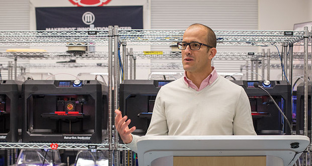 Jonathan Jaglom, CEO de MakerBot