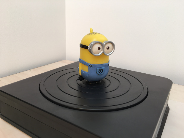 Une figurine Minion en plusieurs coloris