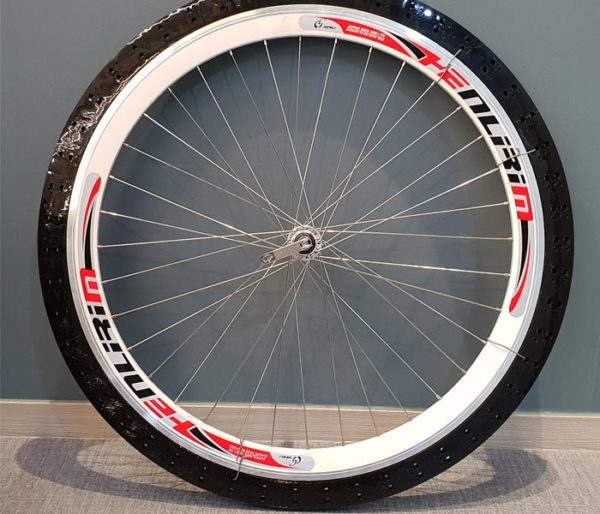 Un pneu de vélo imprimé en 3D devient increvable 3Dnatives — free download