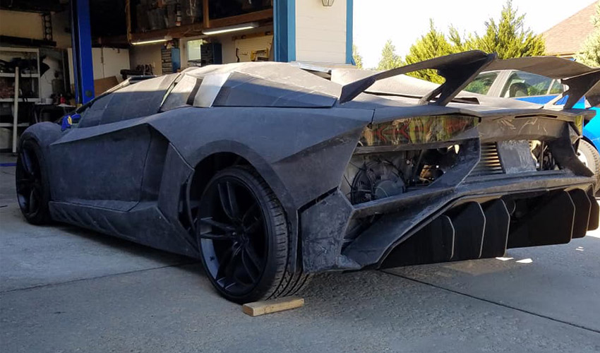 Une Lamborghini imprimée en 3D dans un garage - 3Dnatives