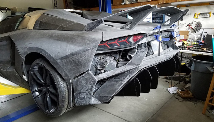 Une Lamborghini imprimée en 3D dans un garage - 3Dnatives