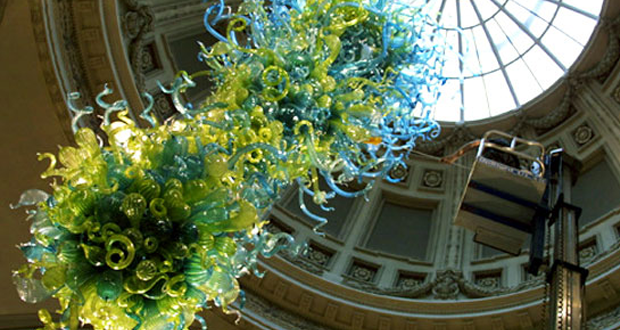 Chandelier de verre au Victoria & Albert museum